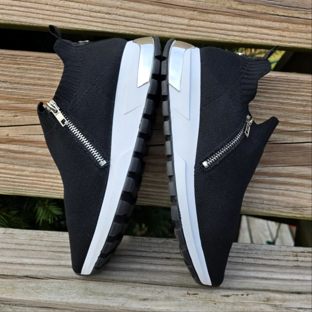 Steve Madden Omah Y2K Athleisure Minimalist Revival Chrome Heel Sneaker 7.5M